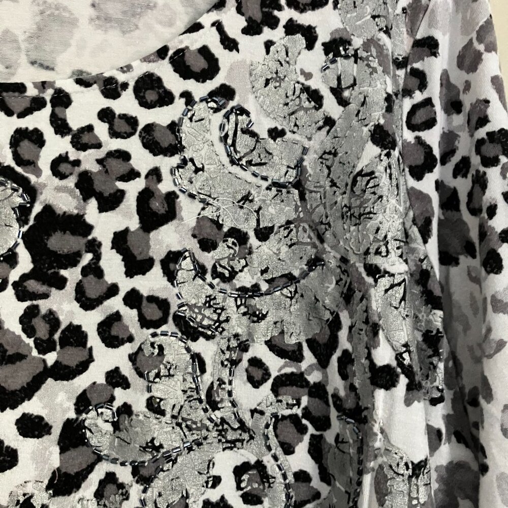 Laura Ashley Gray Leopard Ladies Top - Picture 3 of 8